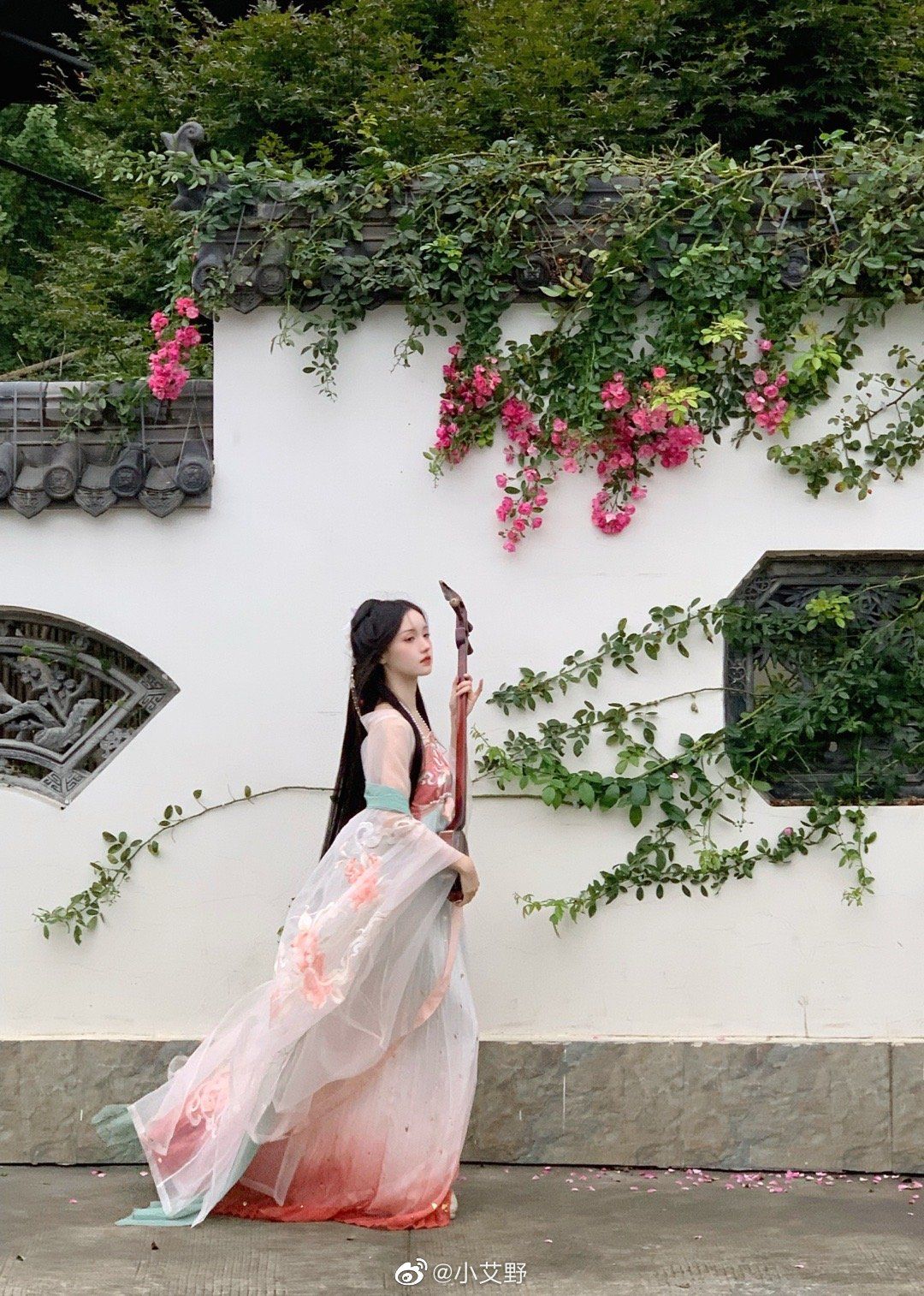 The Inner Essence of Hanfu:The Role of Undergarments in Traditional Chinese Fashion The Inner Essence of Hanfu:The Role of Undergarments in Traditional Chinese Fashion
