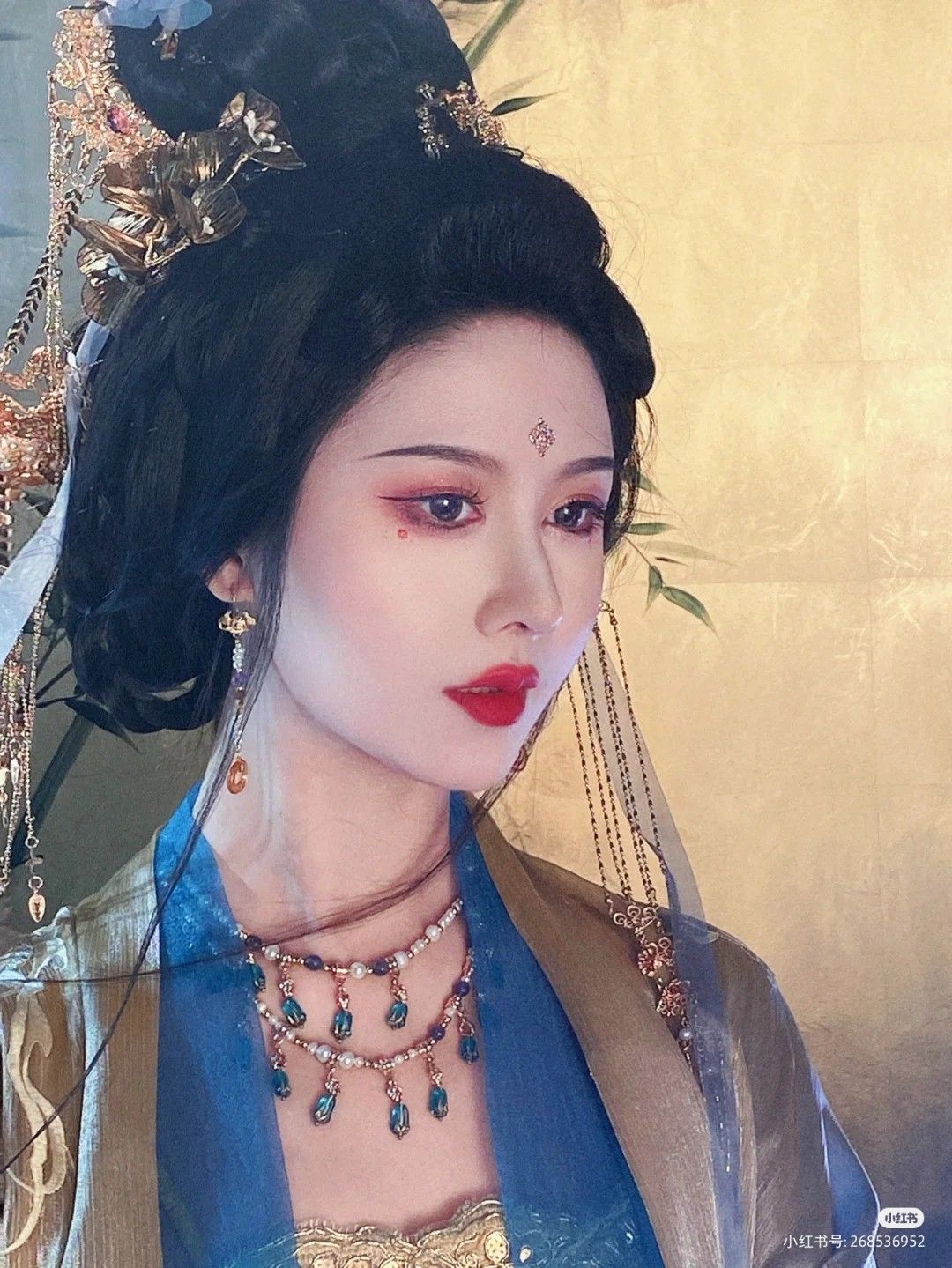 The Encounter with the Green-Clad Hanfu:A Journey into Traditional Chinese Clothing The Encounter with the Green-Clad Hanfu:A Journey into Traditional Chinese Clothing