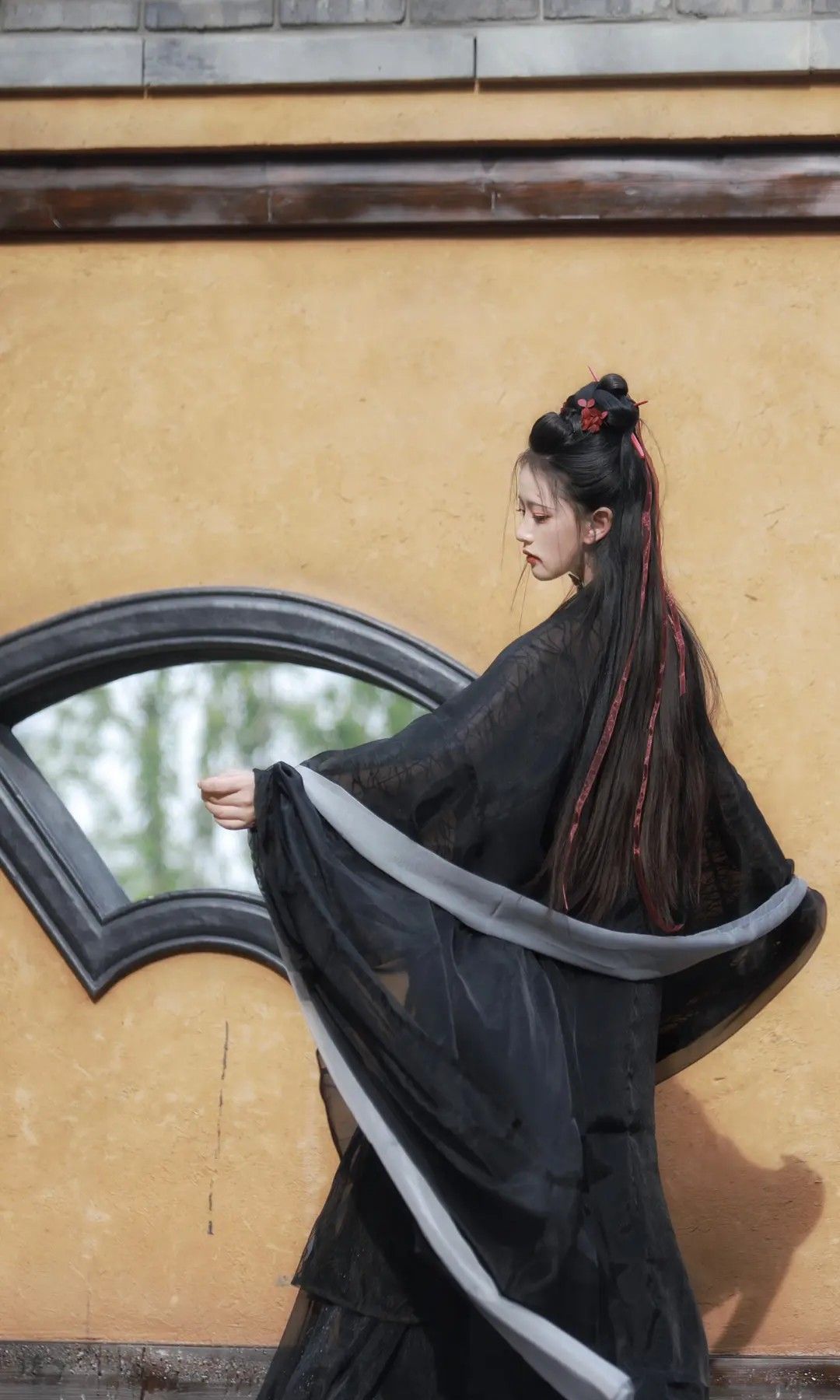 Rental Services for Traditional Hanfu Cape and Pendants:An Introduction to the Cultural Experience Rental Services for Traditional Hanfu Cape and Pendants:An Introduction to the Cultural Experience