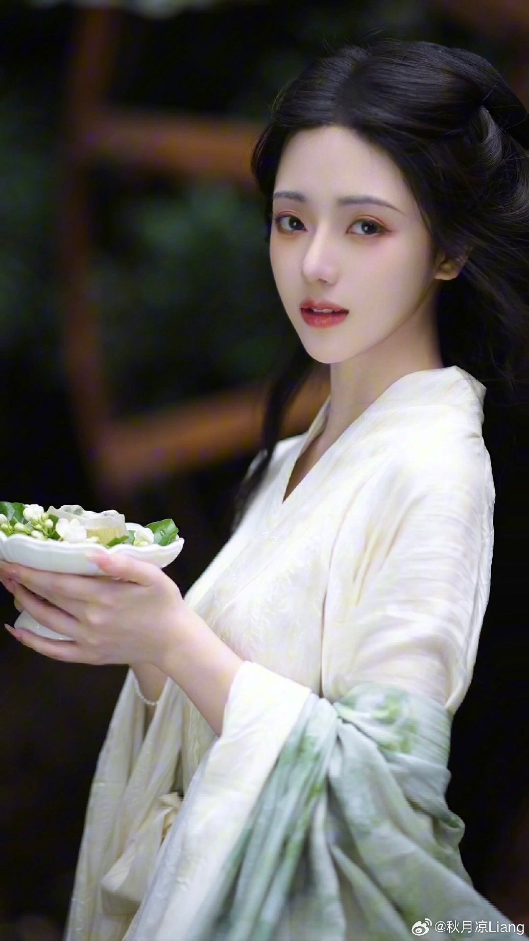 Ancient Style Girls Hanfu Dress with Long Skirt:A Journey into the World of 9-Year-Old Fashion Ancient Style Girls Hanfu Dress with Long Skirt:A Journey into the World of 9-Year-Old Fashion