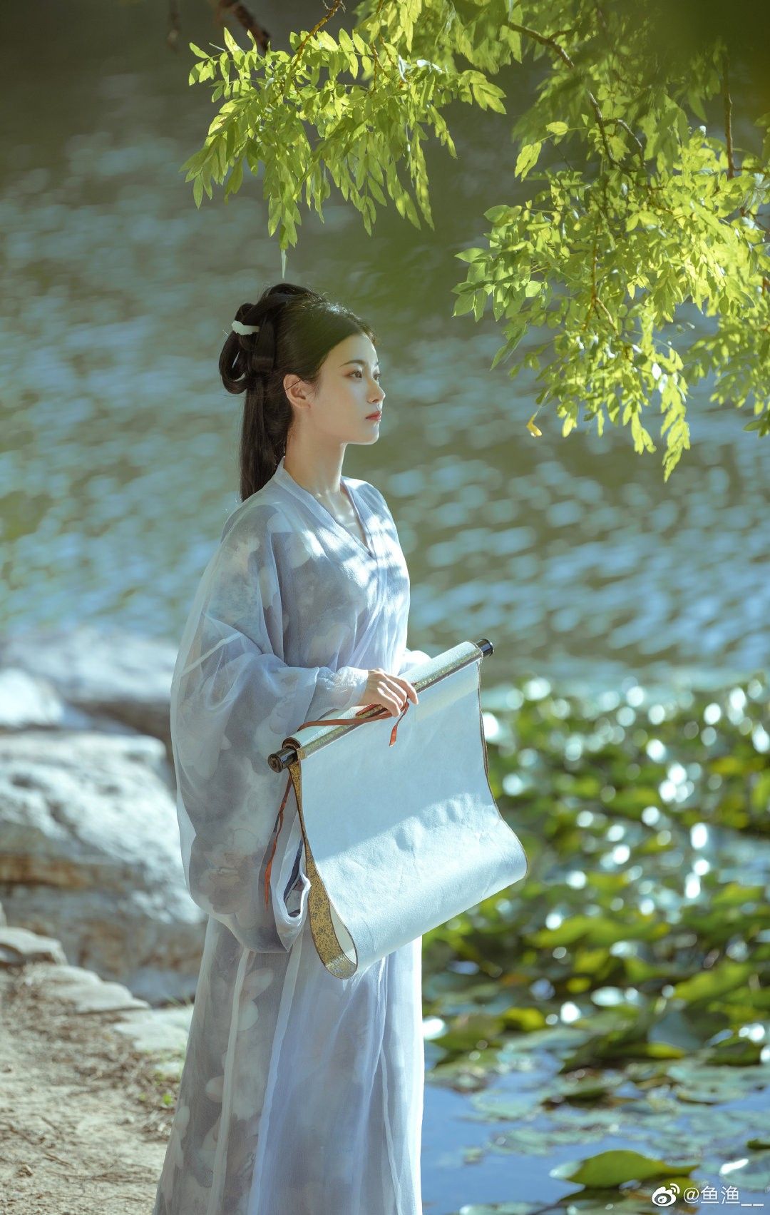 The Enchanting Combination of High Heels and Mandarin Cheongsam Skirts:A Fashion Fusion The Enchanting Combination of High Heels and Mandarin Cheongsam Skirts:A Fashion Fusion