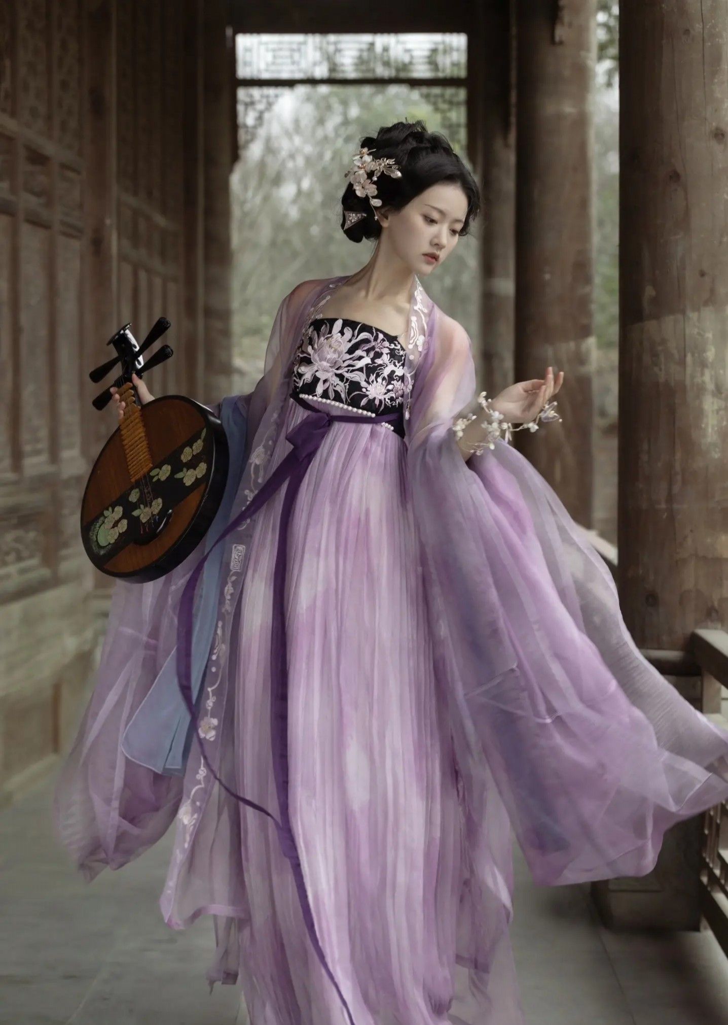 Reinventing Hanfu for Girl Children:Modernizing Traditional Elegance Reinventing Hanfu for Girl Children:Modernizing Traditional Elegance