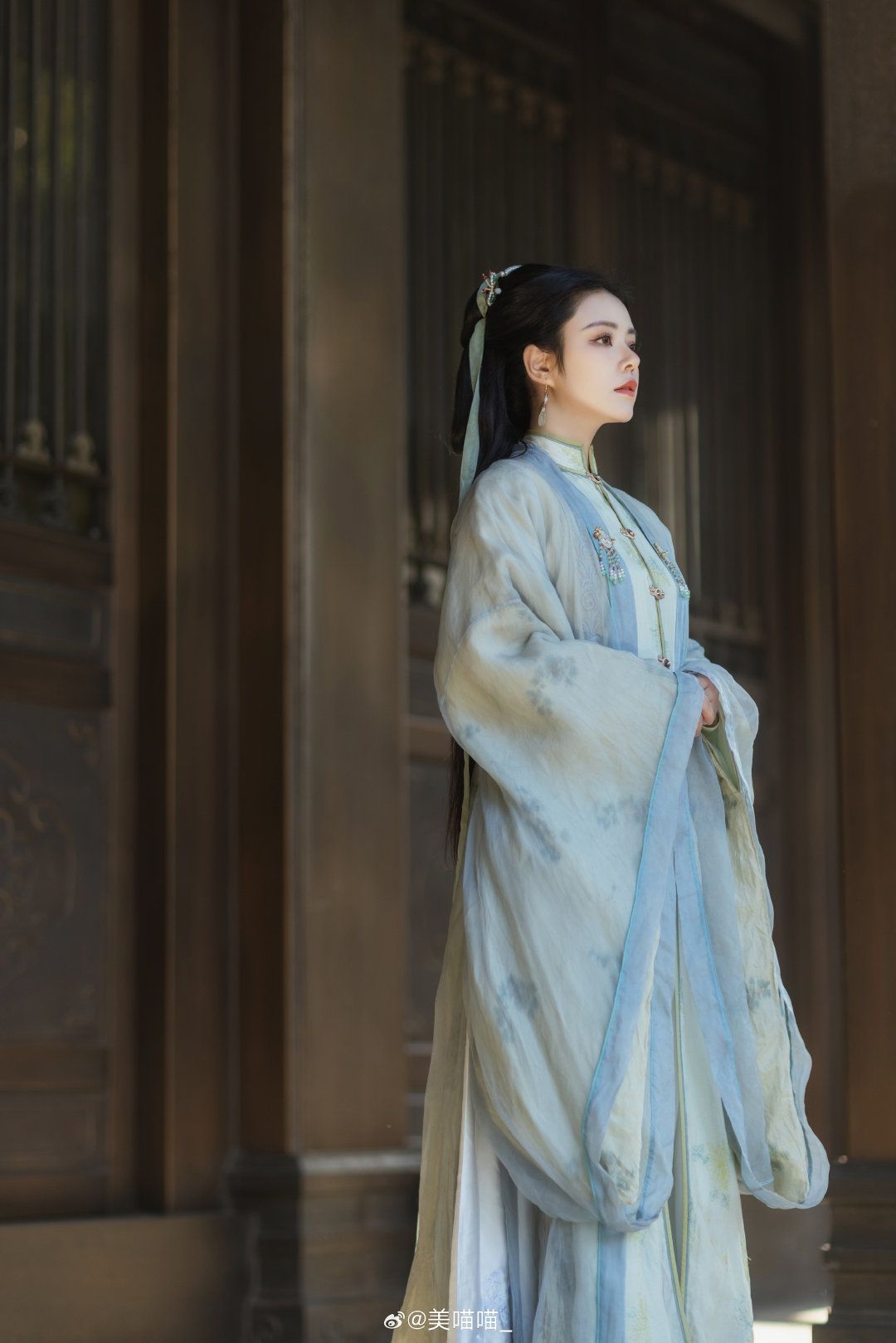 Embracing the Beauty of Tang-Style Hanfu for Plus-Size Women Embracing the Beauty of Tang-Style Hanfu for Plus-Size Women