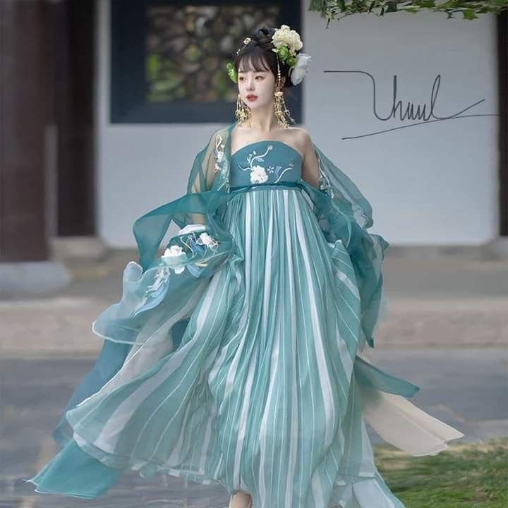 The Perfect Shoes to Complete Your Cheongsam Look The Perfect Shoes to Complete Your Cheongsam Look