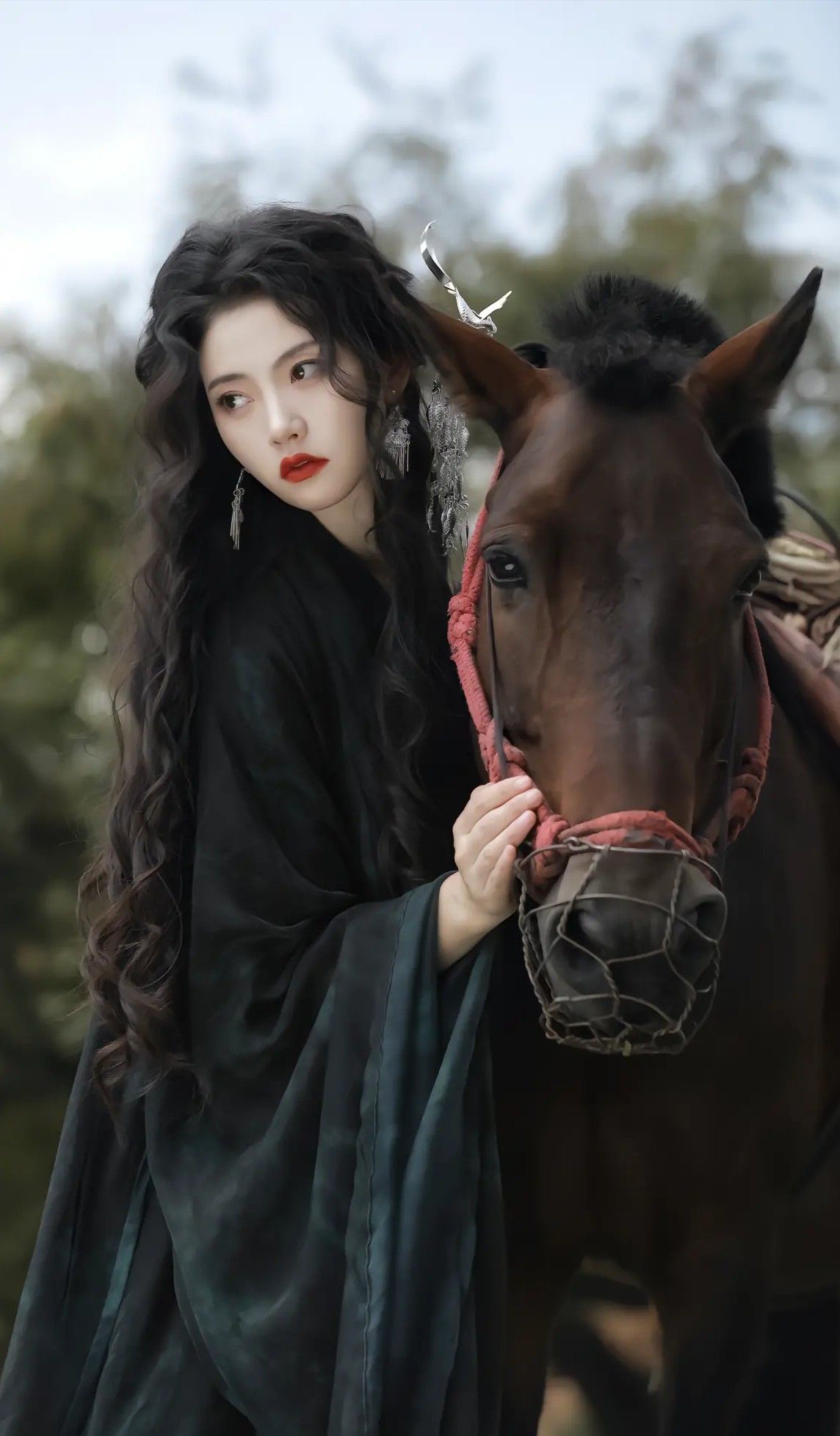 The Elegance of Ancient Costume Hair Accessories:The Story of Flowing Ribbons The Elegance of Ancient Costume Hair Accessories:The Story of Flowing Ribbons