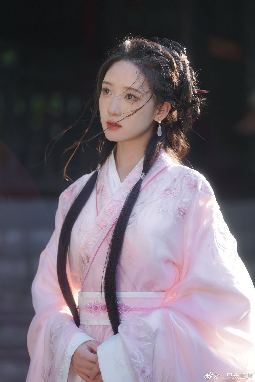 The Magnificent Empress of Hanfu:Ancient Beauty in Modern Times The Magnificent Empress of Hanfu:Ancient Beauty in Modern Times