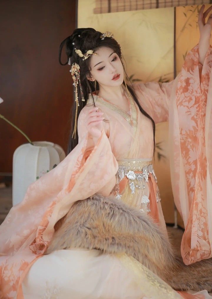The Art of Matching Wedding Shoes with a Horseface Skirt for the Bride The Art of Matching Wedding Shoes with a Horseface Skirt for the Bride