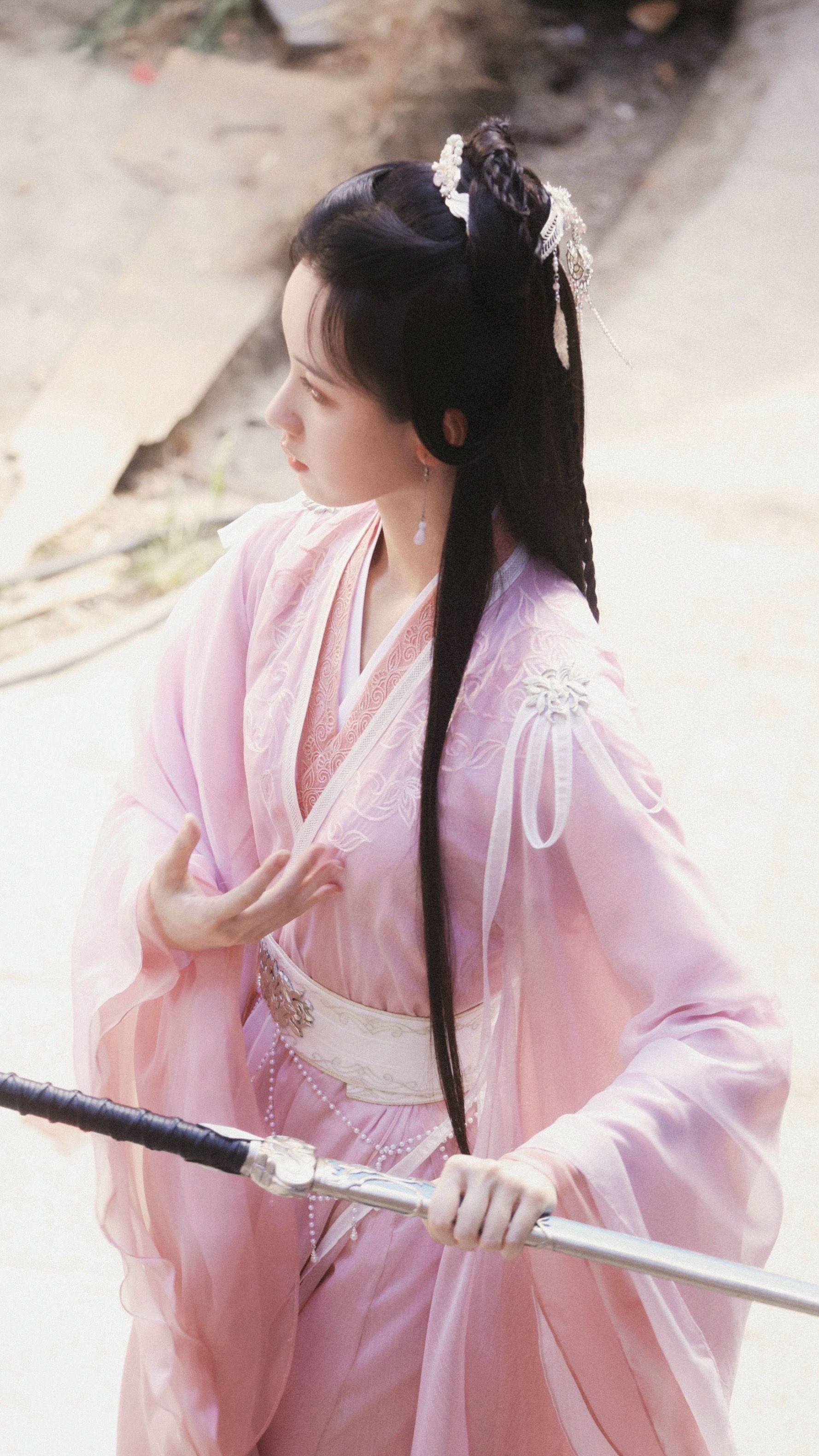 Ancient Charm:A Girls Hanfu Costume Set in the Style of Fairyland Elegance