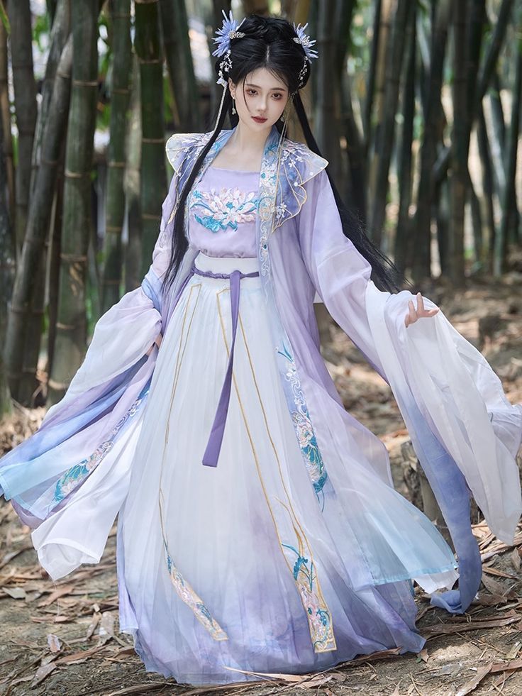 Preventing the Fall of Hanfu Robe Skirts:Tips and Strategies