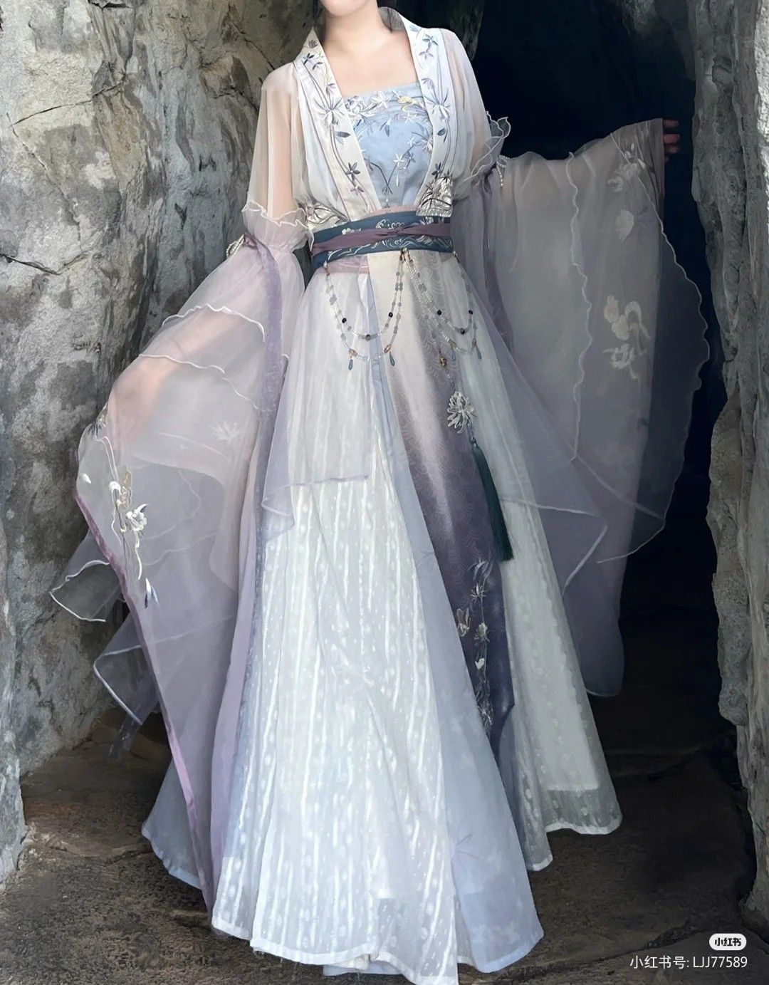 Elegance of Ancient Costume at Yanyu Tower:A Journey Through Time Elegance of Ancient Costume at Yanyu Tower:A Journey Through Time