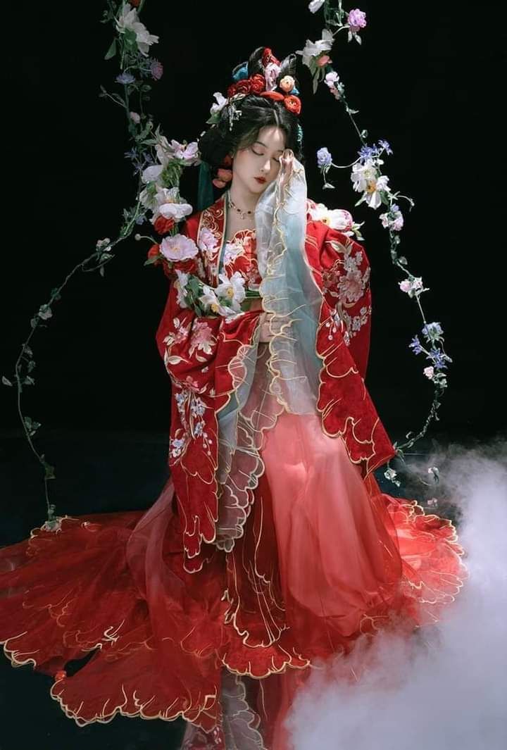 Hanfu Costume Accessories:A Guide to Hand-held Props Hanfu Costume Accessories:A Guide to Hand-held Props