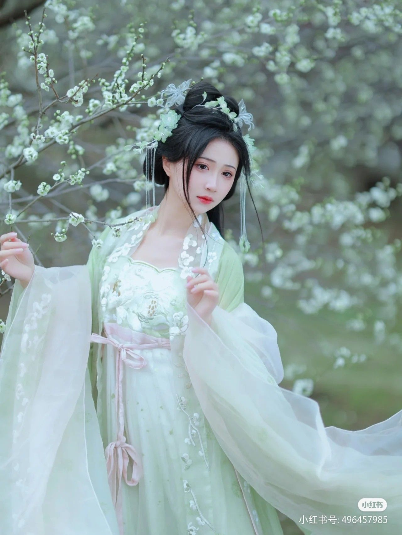 The Splendor of Orange Hanfu:Embracing the Chest-High Tradition The Splendor of Orange Hanfu:Embracing the Chest-High Tradition