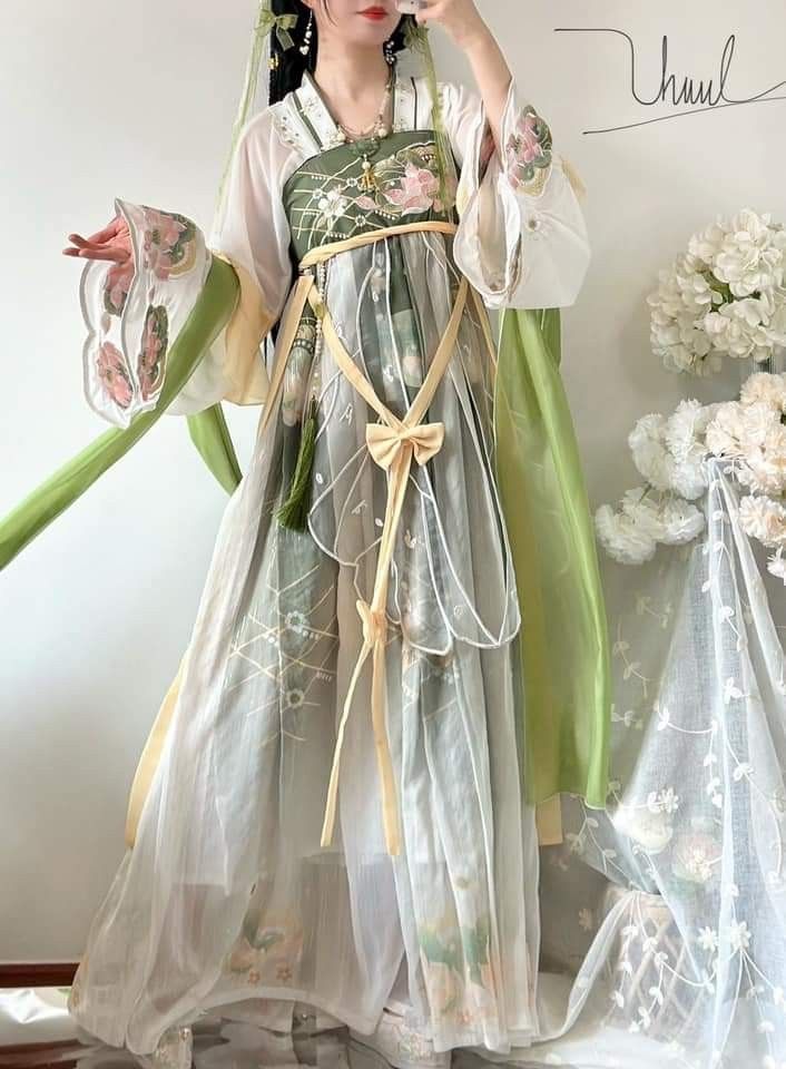 Qipao:A Retro Revival in the Era of the Republic of China Qipao:A Retro Revival in the Era of the Republic of China