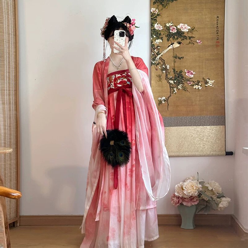 Starry Hanfu Fashion:Slimming Down in Summer with Traditional Chinese Elegance Starry Hanfu Fashion:Slimming Down in Summer with Traditional Chinese Elegance