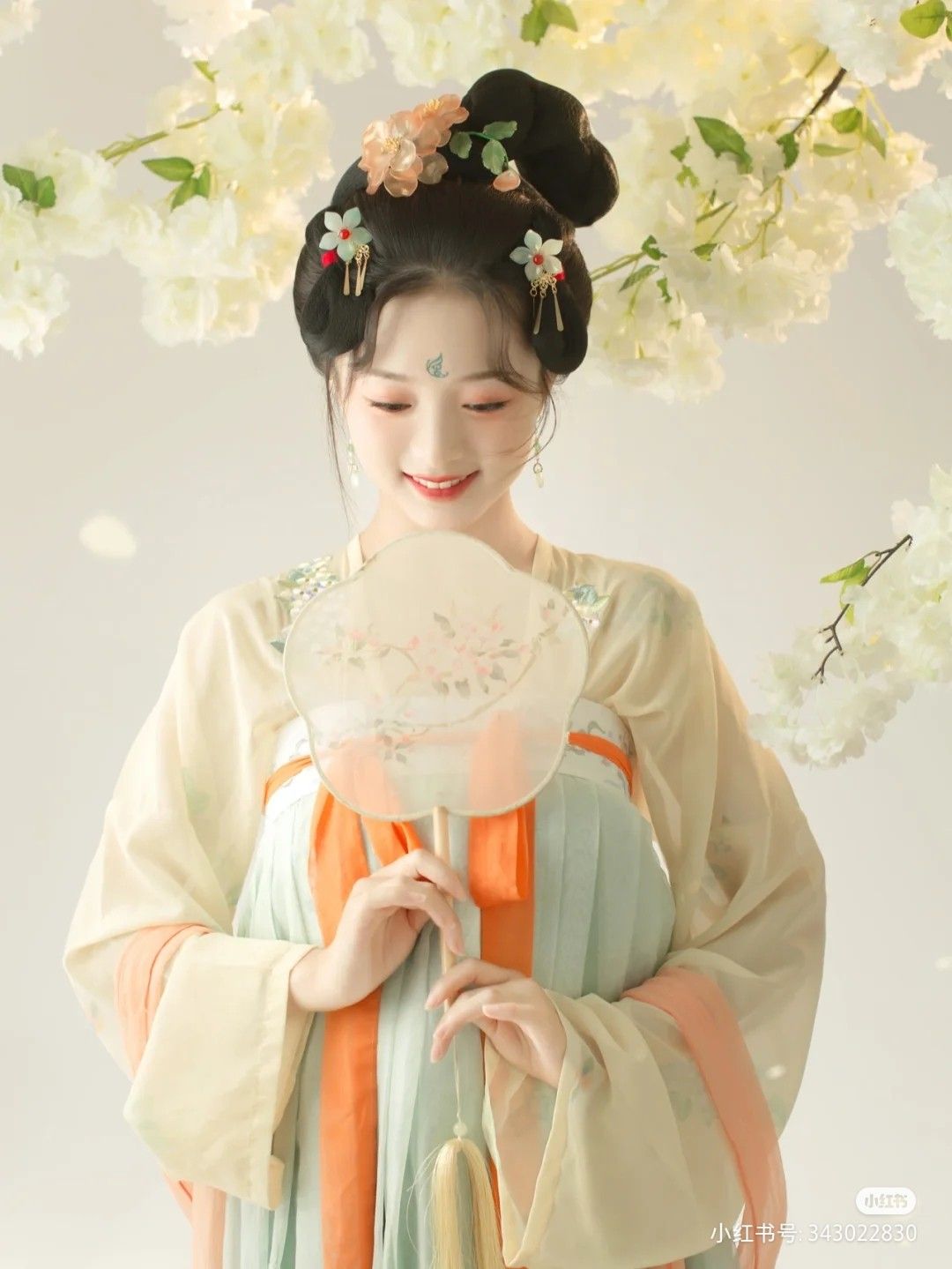 The Elegance of a Purple Cheongsam:A Symbol of Quality and Tradition The Elegance of a Purple Cheongsam:A Symbol of Quality and Tradition