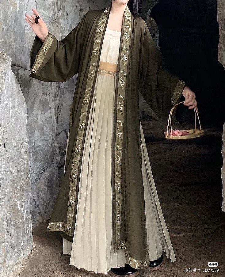 Affordable Hanfu Fashion:The Rise of Bai Cai Hanfu Affordable Hanfu Fashion:The Rise of Bai Cai Hanfu