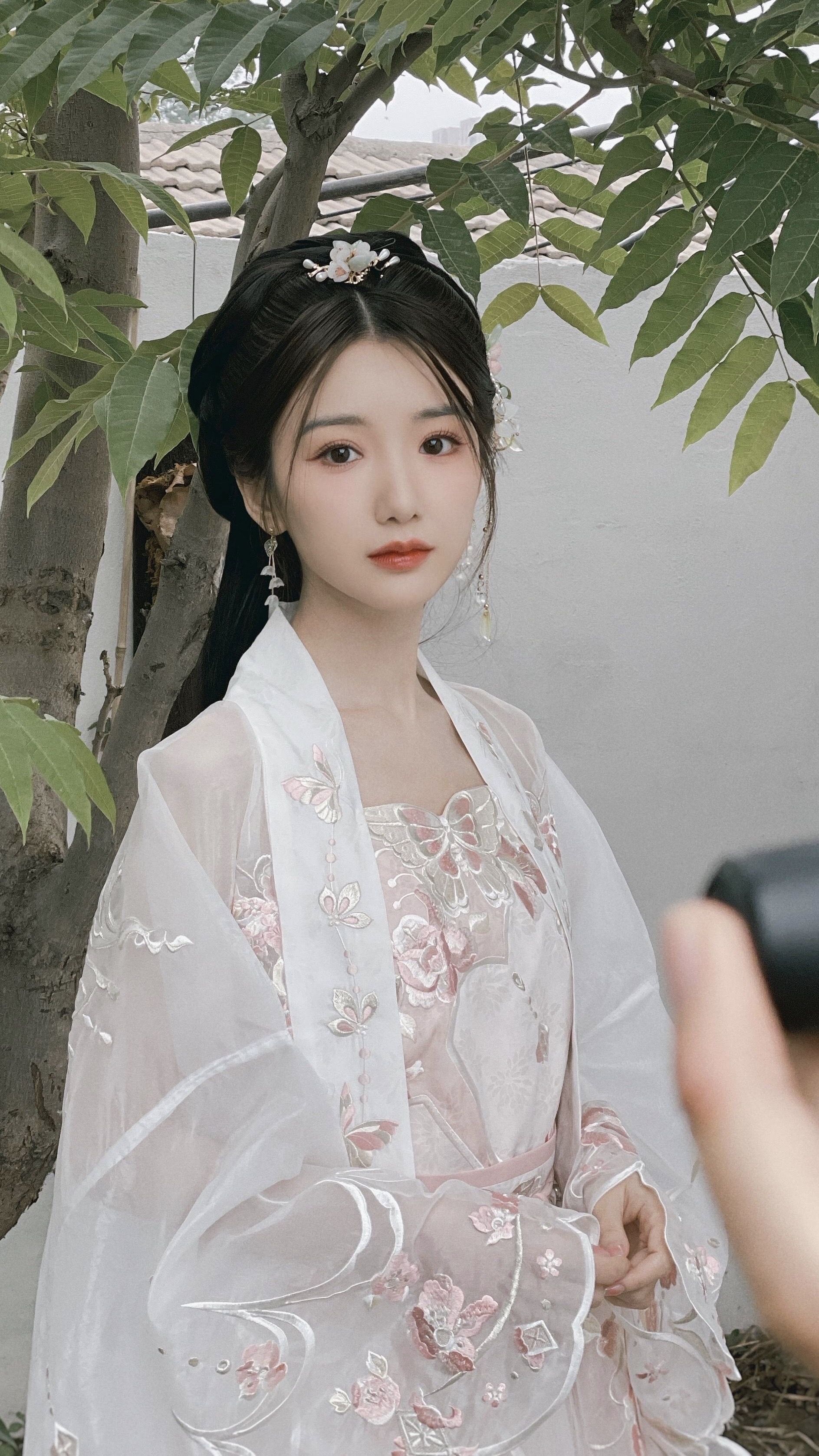 The Splendor of Hanfu Silk:Exploring the Rich Tapestry of Traditional Chinese Attire The Splendor of Hanfu Silk:Exploring the Rich Tapestry of Traditional Chinese Attire