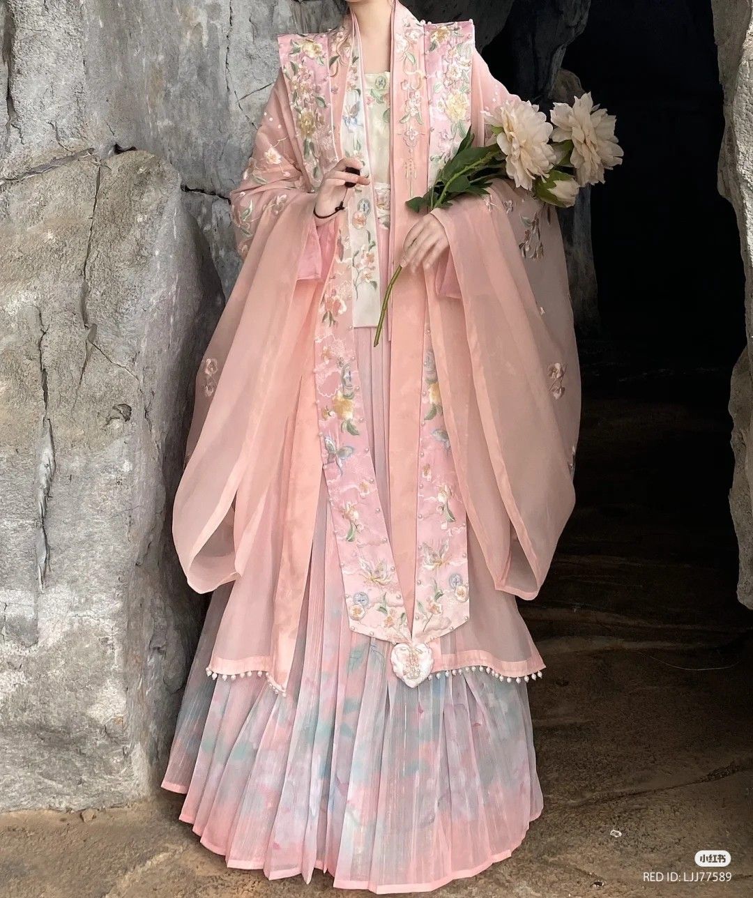 Young and Chic:Chinese-Style Spring Womens Tangzhuang Fashion Young and Chic:Chinese-Style Spring Womens Tangzhuang Fashion
