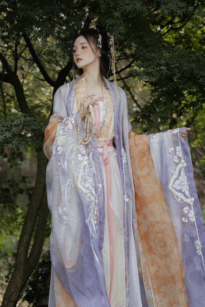 Chinese-Style Headdresses for Qipao:A Blend of Tradition and Elegance Chinese-Style Headdresses for Qipao:A Blend of Tradition and Elegance