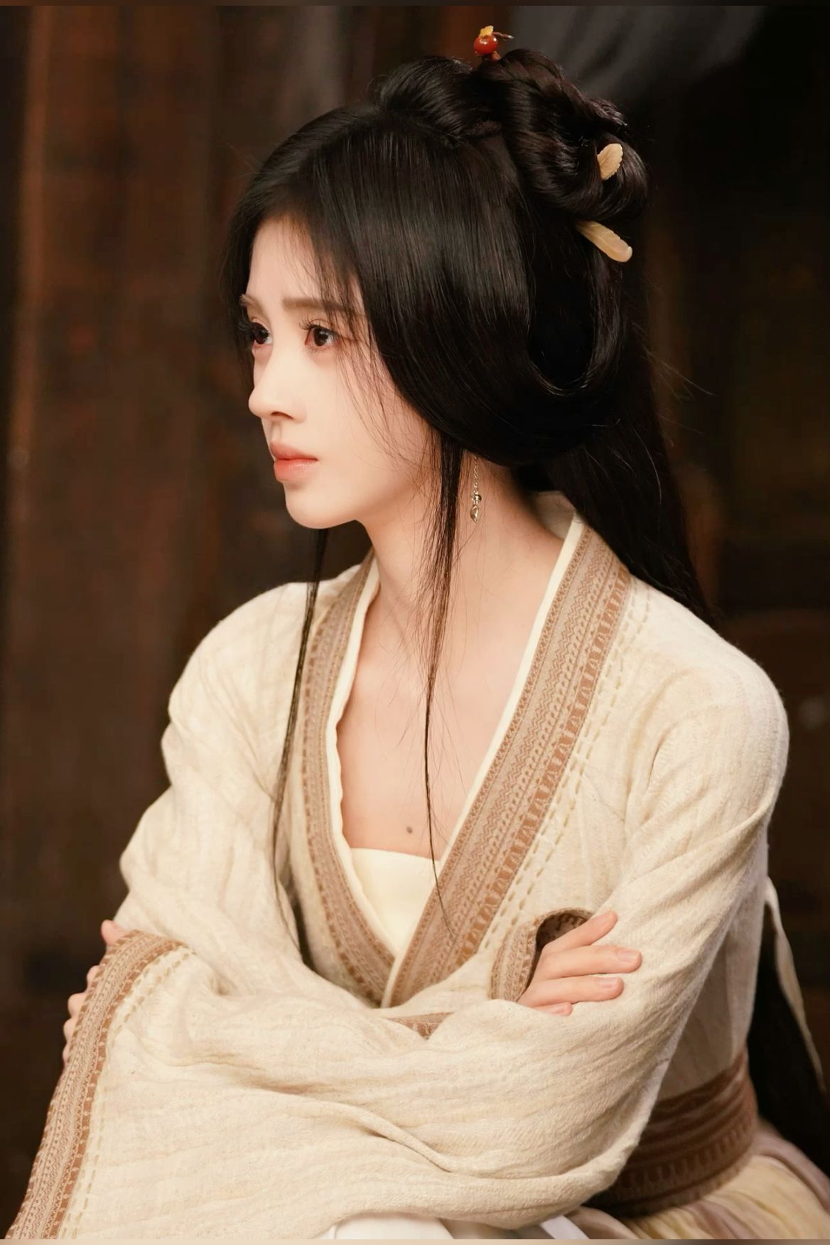 The Allure of Simple Ancient Costumes:A Study of Traditional Chinese Clothing The Allure of Simple Ancient Costumes:A Study of Traditional Chinese Clothing