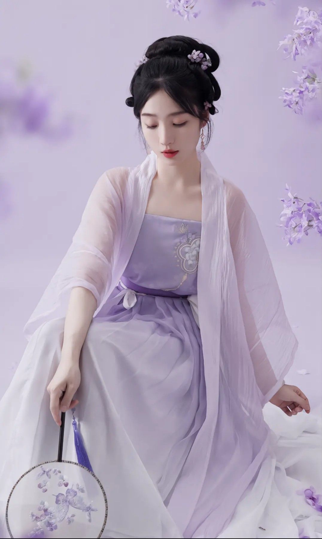 Tall and Elegant:Chinese-Style Summer Hanfu for Women