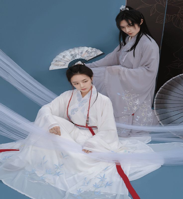 Ancient Charm of Childrens Hair Ornaments in Traditional Chinese Hanfu Fashion