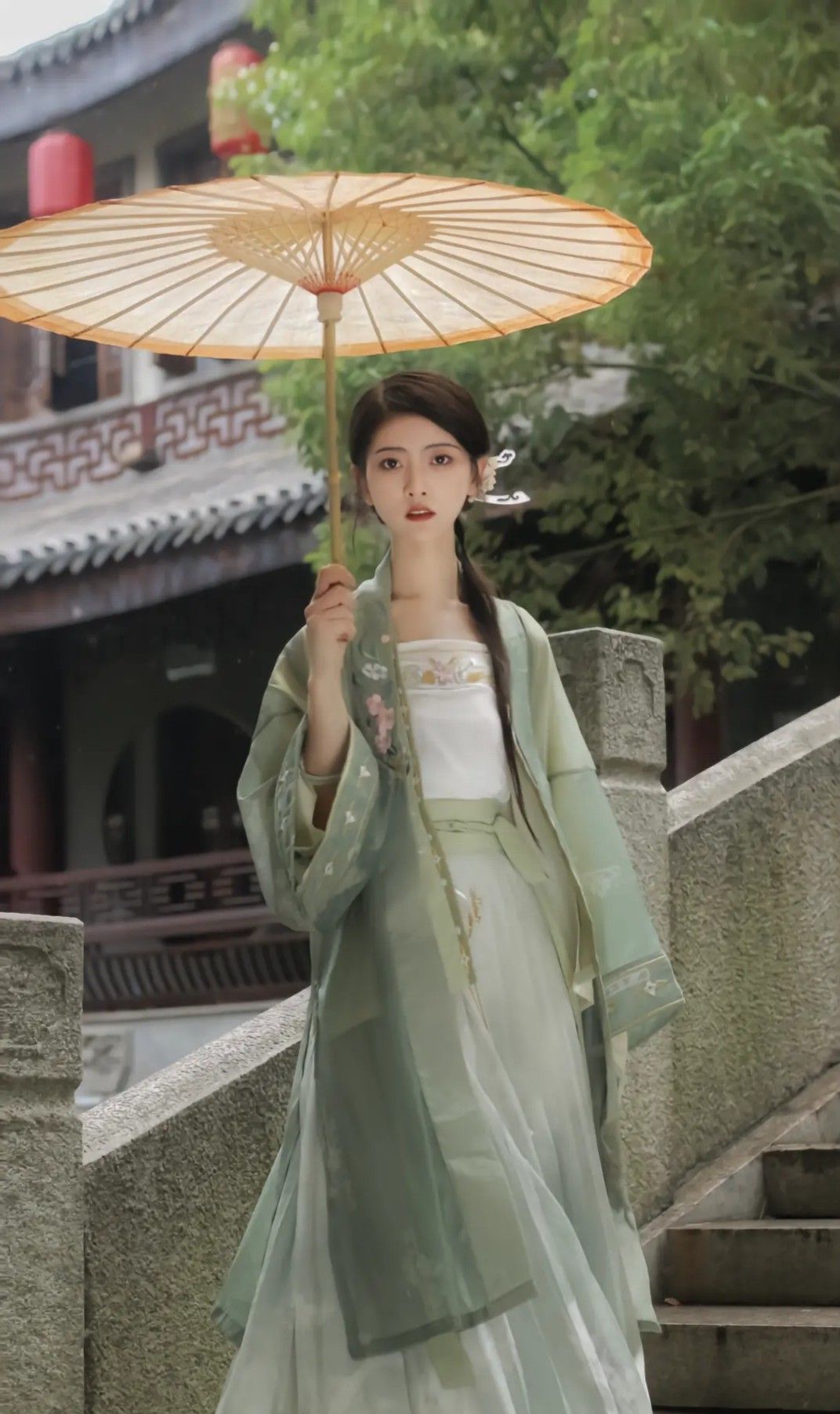 Red Gala Gowns:The Evolution of Cheongsam in Fashion Show Red Gala Gowns:The Evolution of Cheongsam in Fashion Show