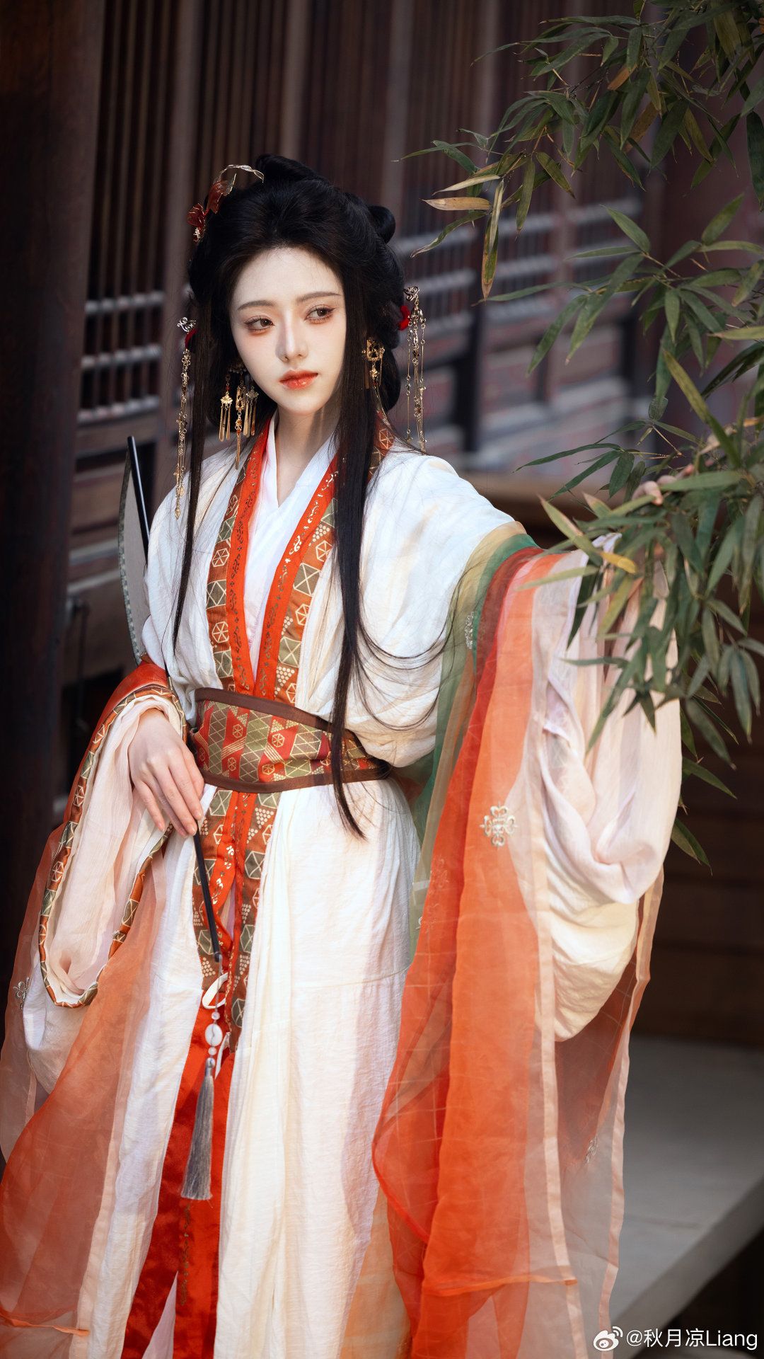 Ancient Charm of Hanfu Hairpieces and the Revival of Traditional Chinese Beauty Ancient Charm of Hanfu Hairpieces and the Revival of Traditional Chinese Beauty