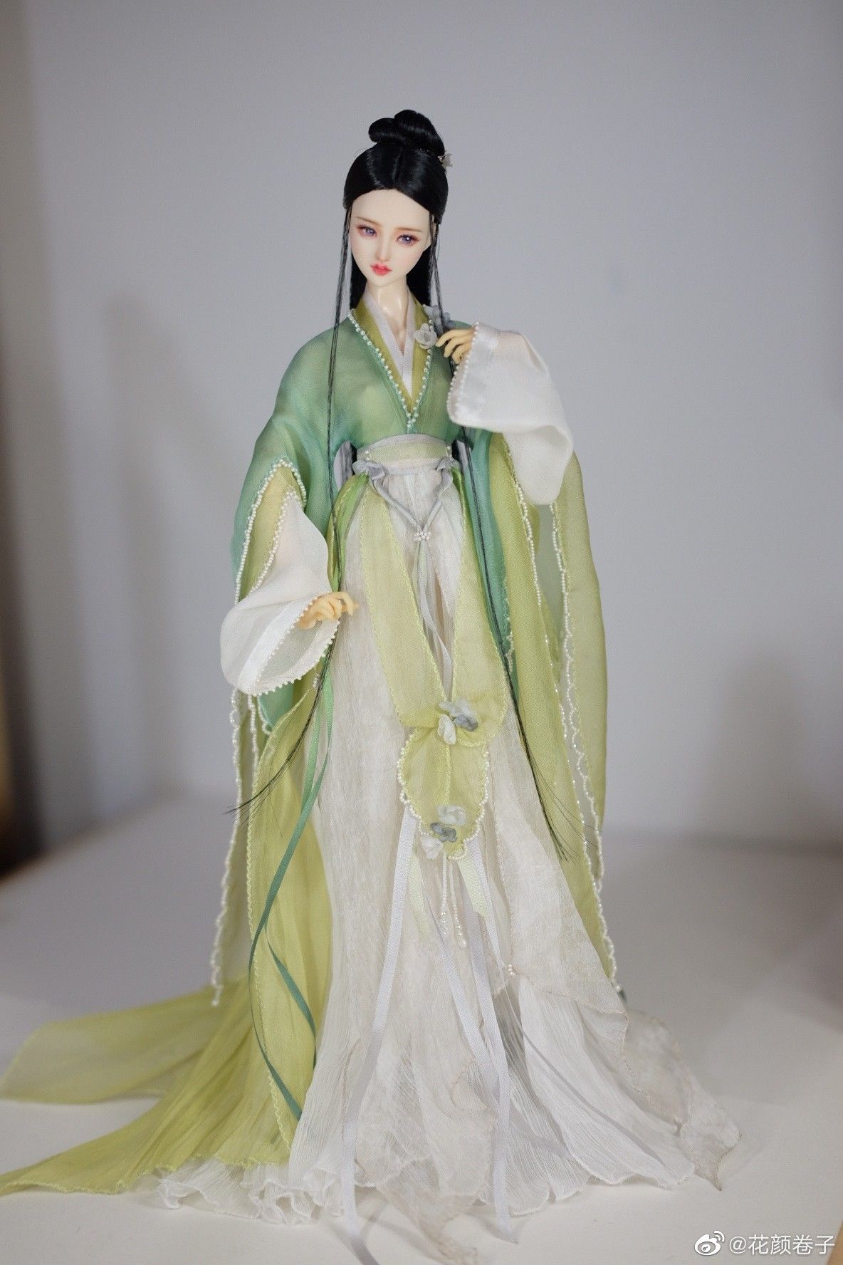 Latest Childrens Hanfu Fashion:Long-sleeved Hanbok for Girls