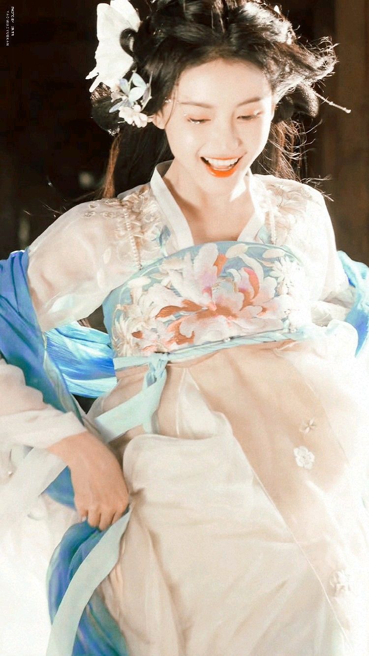 Traditional Chinese Clothing:Embracing the Splendor of Eastern Elegance