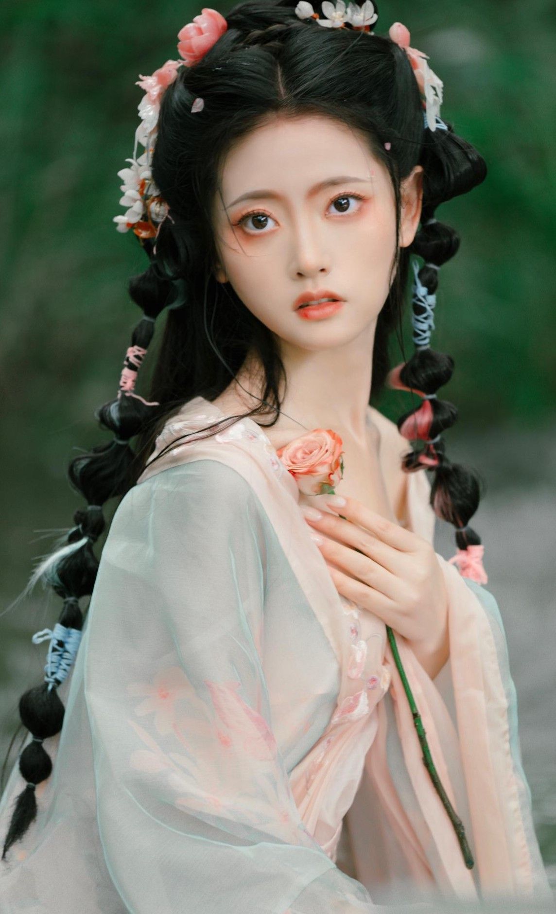 Camellia Splendor:The Elegance of a Horse-Face Skirt Camellia Splendor:The Elegance of a Horse-Face Skirt