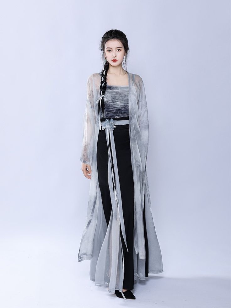 Zhongling Chronicle:The Journey of a 15-Year-Old in the World of Hanfu Fashion