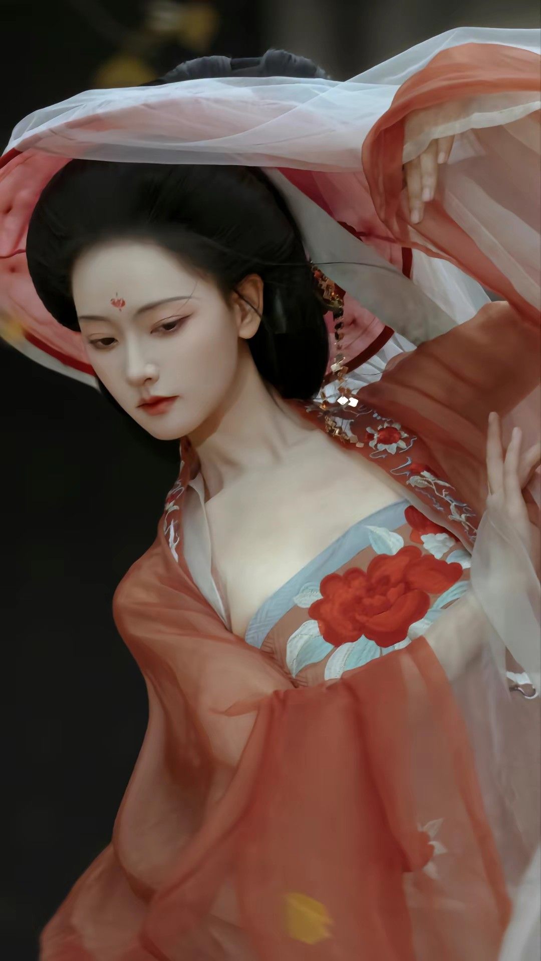 The Enchantment of Cheongsam and Fish-Tail Skirt:A Cultural Journey The Enchantment of Cheongsam and Fish-Tail Skirt:A Cultural Journey