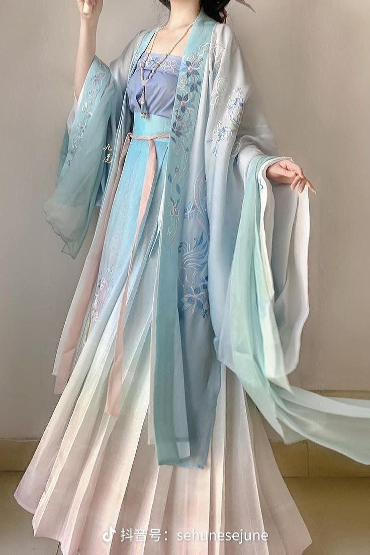 Embracing the Elegance of a Qipao Skirt with its Perfect Blouse Pairing