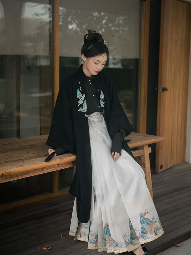 Preventing Light Leaks with Hanfu-Style Underwear:A Guide to Anti-Slip and Anti-Exposure Leggings Preventing Light Leaks with Hanfu-Style Underwear:A Guide to Anti-Slip and Anti-Exposure Leggings