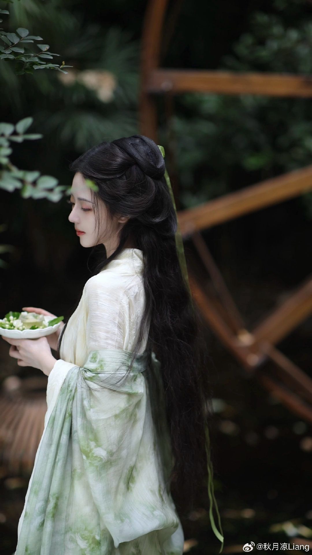 Hanfu Maternity-Child Fashion in Summer:Embracing the Traditional Beauty in Mother-Daughter Duos Hanfu Maternity-Child Fashion in Summer:Embracing the Traditional Beauty in Mother-Daughter Duos