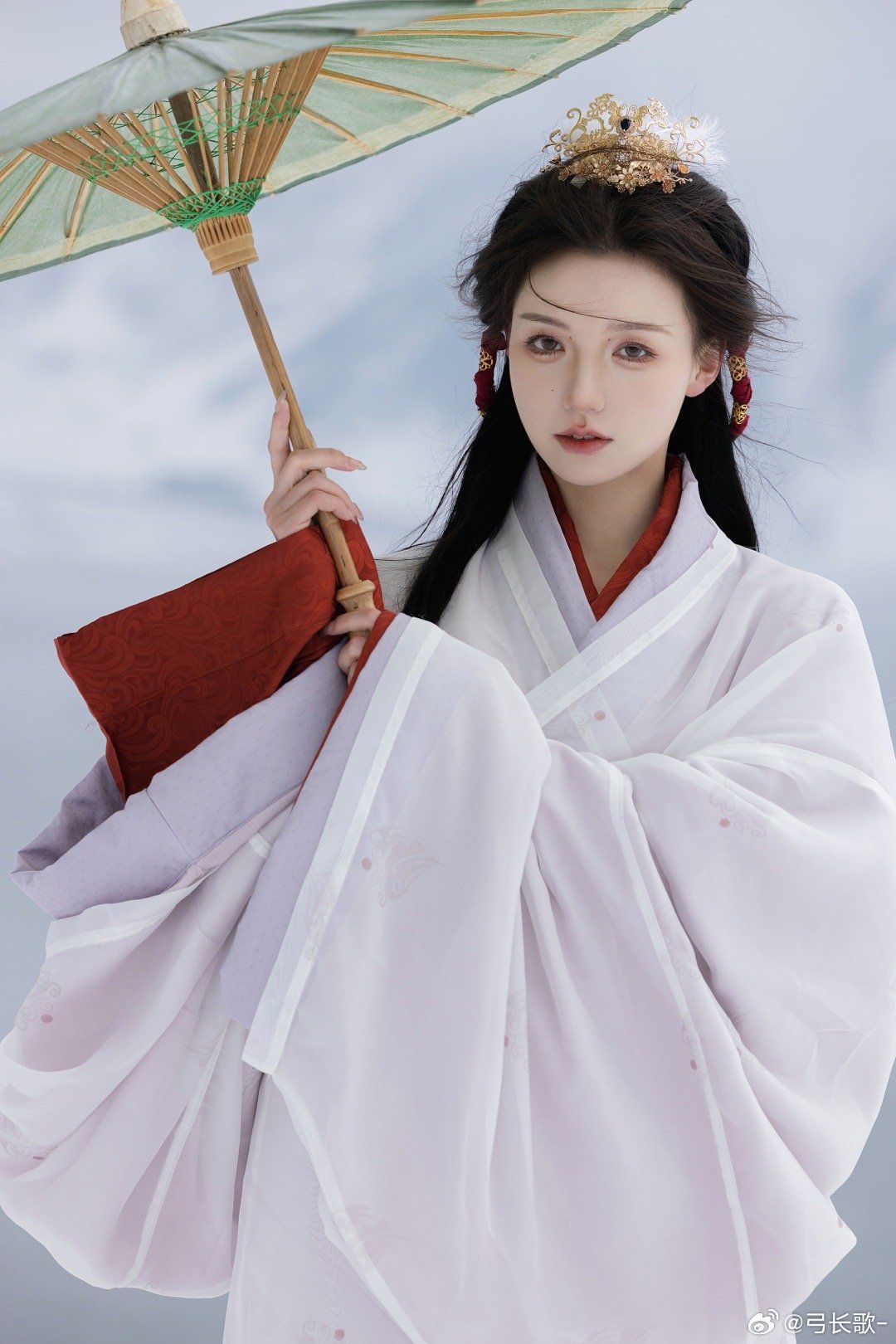 Elegant Fusion:The Art of Pairing Hanfu with High Heels Elegant Fusion:The Art of Pairing Hanfu with High Heels