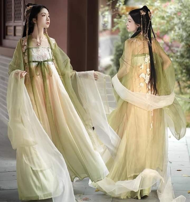 Exploring the Elegance of Short-Style Ancient Hanfu Costumes for Women