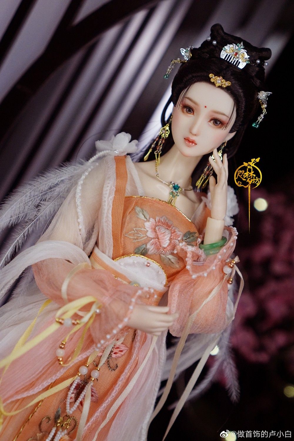 Vintage Shanghai Cheongsam Silk:A Blend of Tradition and Elegance