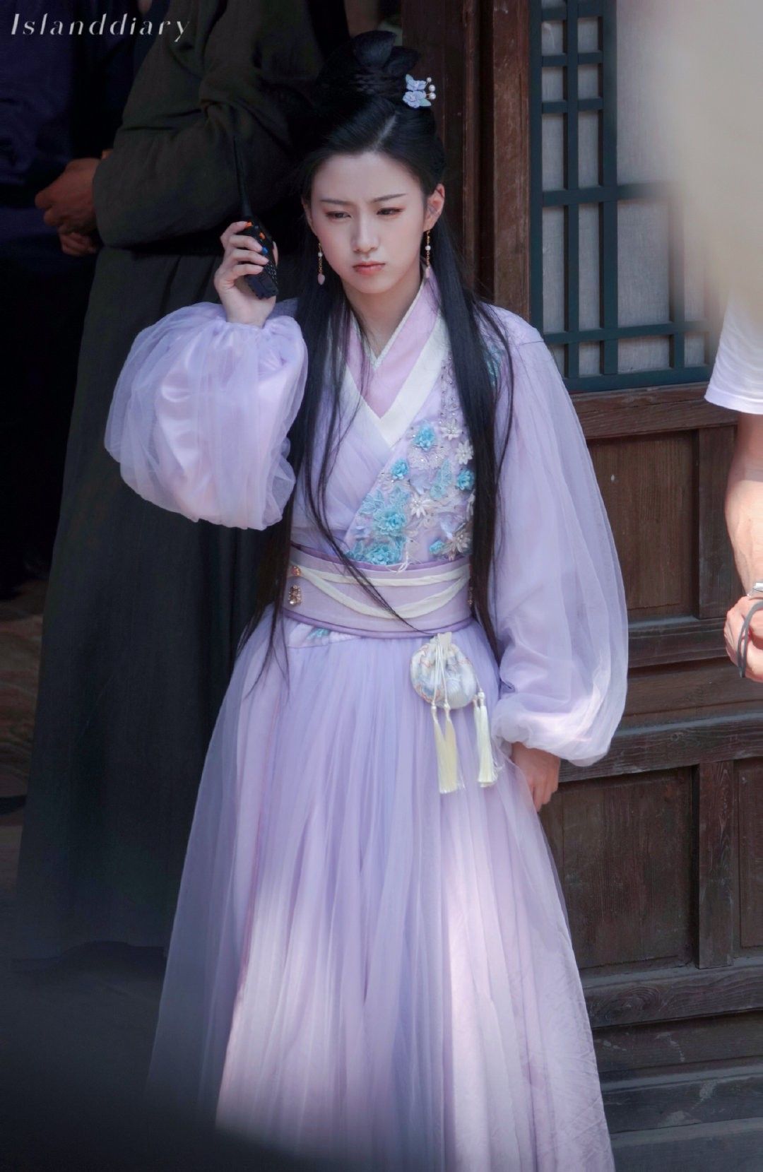 Dance of Threads and Embroidery:The Story of Traditional Hanfu Shoes at Wuxiuyuan Dance of Threads and Embroidery:The Story of Traditional Hanfu Shoes at Wuxiuyuan