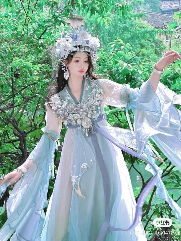 The Splendor of Tang Palace Dinner Dance in Hanfu Fabric The Splendor of Tang Palace Dinner Dance in Hanfu Fabric