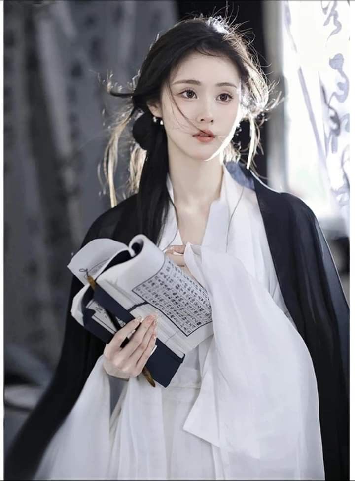 The Childrens Horseface Skirt:A Journey into Ancient Chinese Fashion The Childrens Horseface Skirt:A Journey into Ancient Chinese Fashion