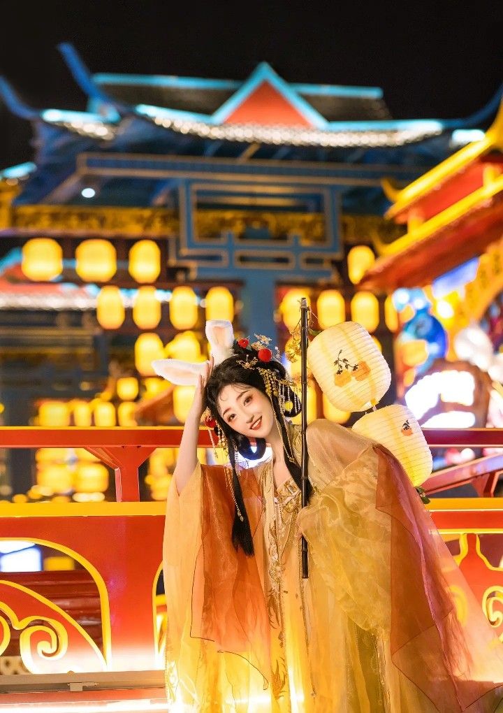Vintage Hanfu Collectibles:The Revival of Ancient Chinese Fashion in Miniature Vintage Hanfu Collectibles:The Revival of Ancient Chinese Fashion in Miniature