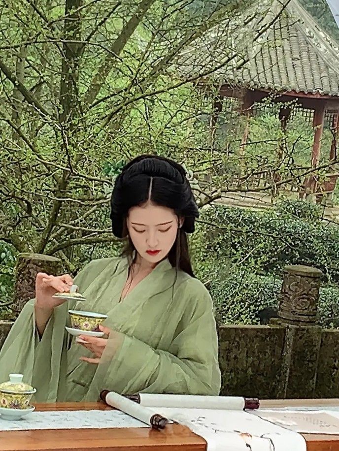 Compact-Sized Authentic Hanfu at an Unbelievably Low Price Compact-Sized Authentic Hanfu at an Unbelievably Low Price