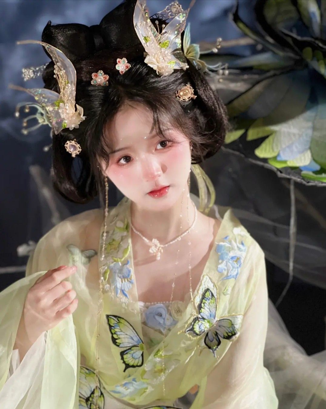The Elegance of a Cheongsam:Womens Long-sleeved Blouse The Elegance of a Cheongsam:Womens Long-sleeved Blouse
