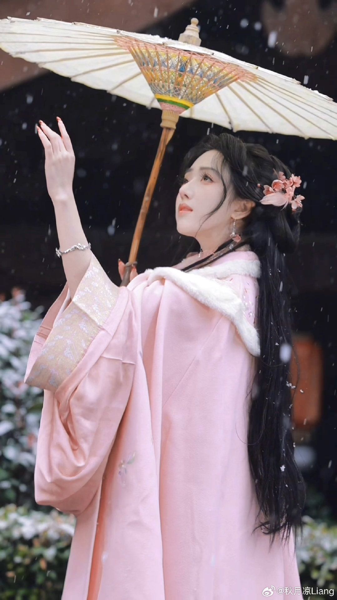 Embracing the Youthful Charm of Modern Qipao:Age-Defying Fashion for the Modern Generation Embracing the Youthful Charm of Modern Qipao:Age-Defying Fashion for the Modern Generation