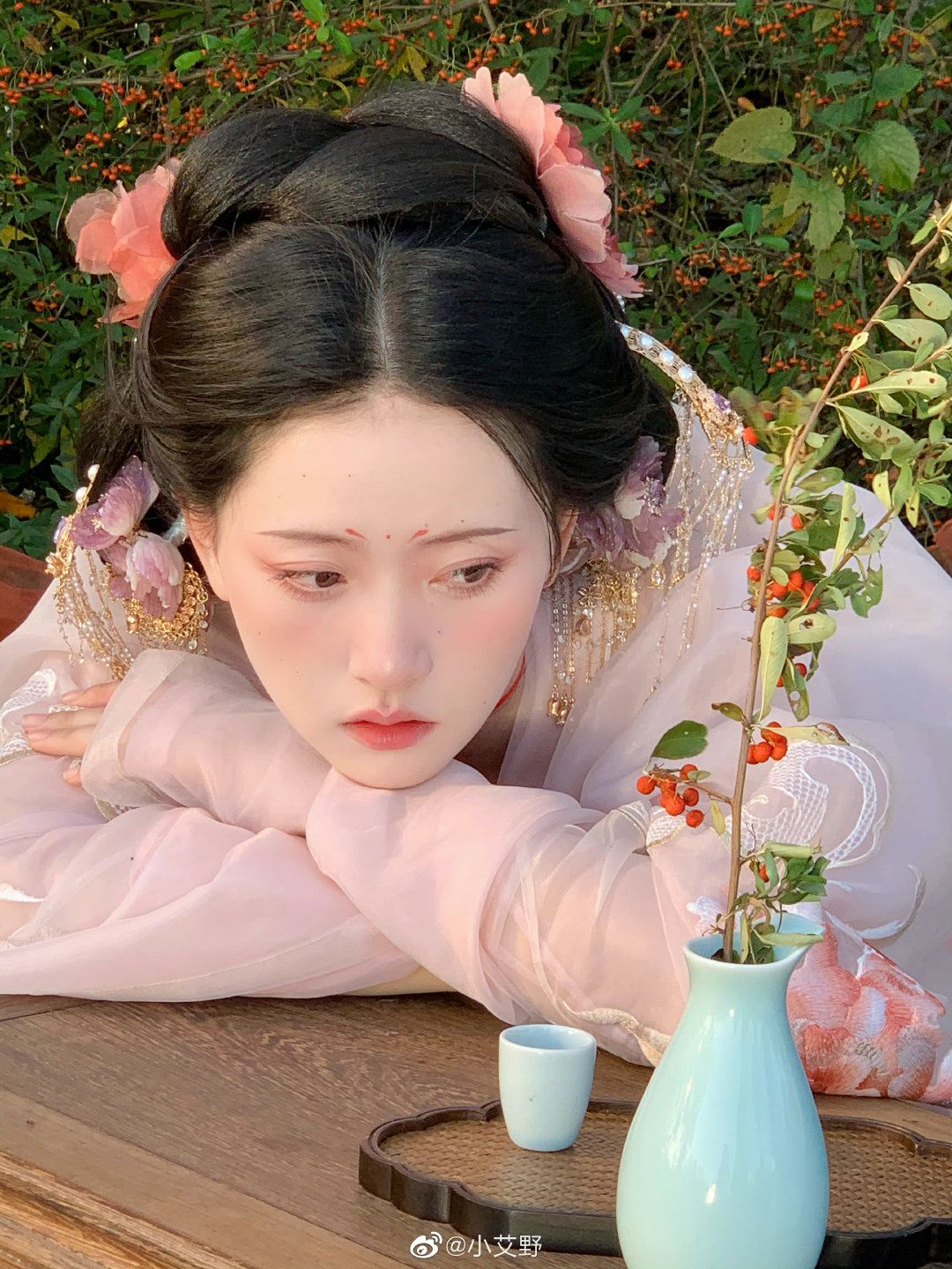 Embracing the New-Style Chinese Cheongsam:The Revival of Love for Traditional Elegance