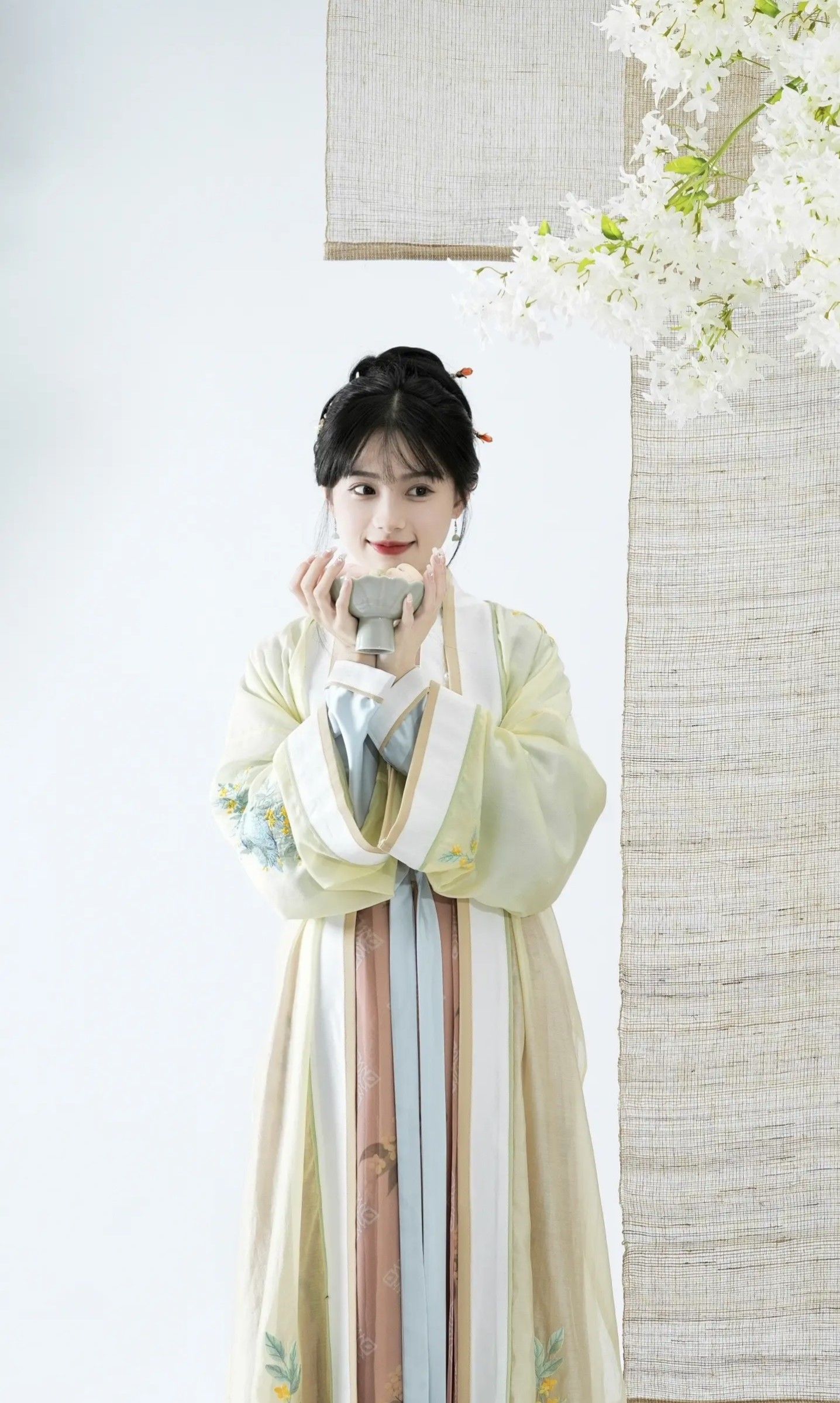 Customized Traditional Tang Suit for Family Celebration on Chinese New Year