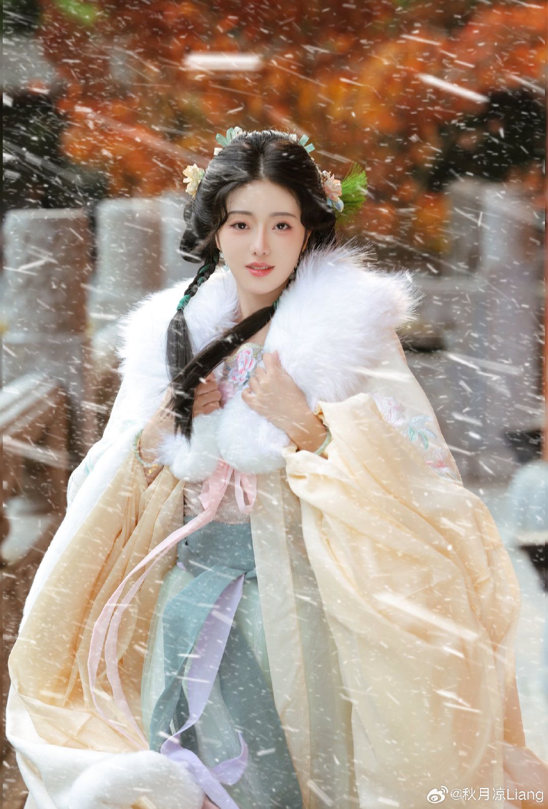 The Intricacies of Cheongsams 盘扣:An Examination of its Craftsmanship and Cultural Significance The Intricacies of Cheongsams 盘扣:An Examination of its Craftsmanship and Cultural Significance