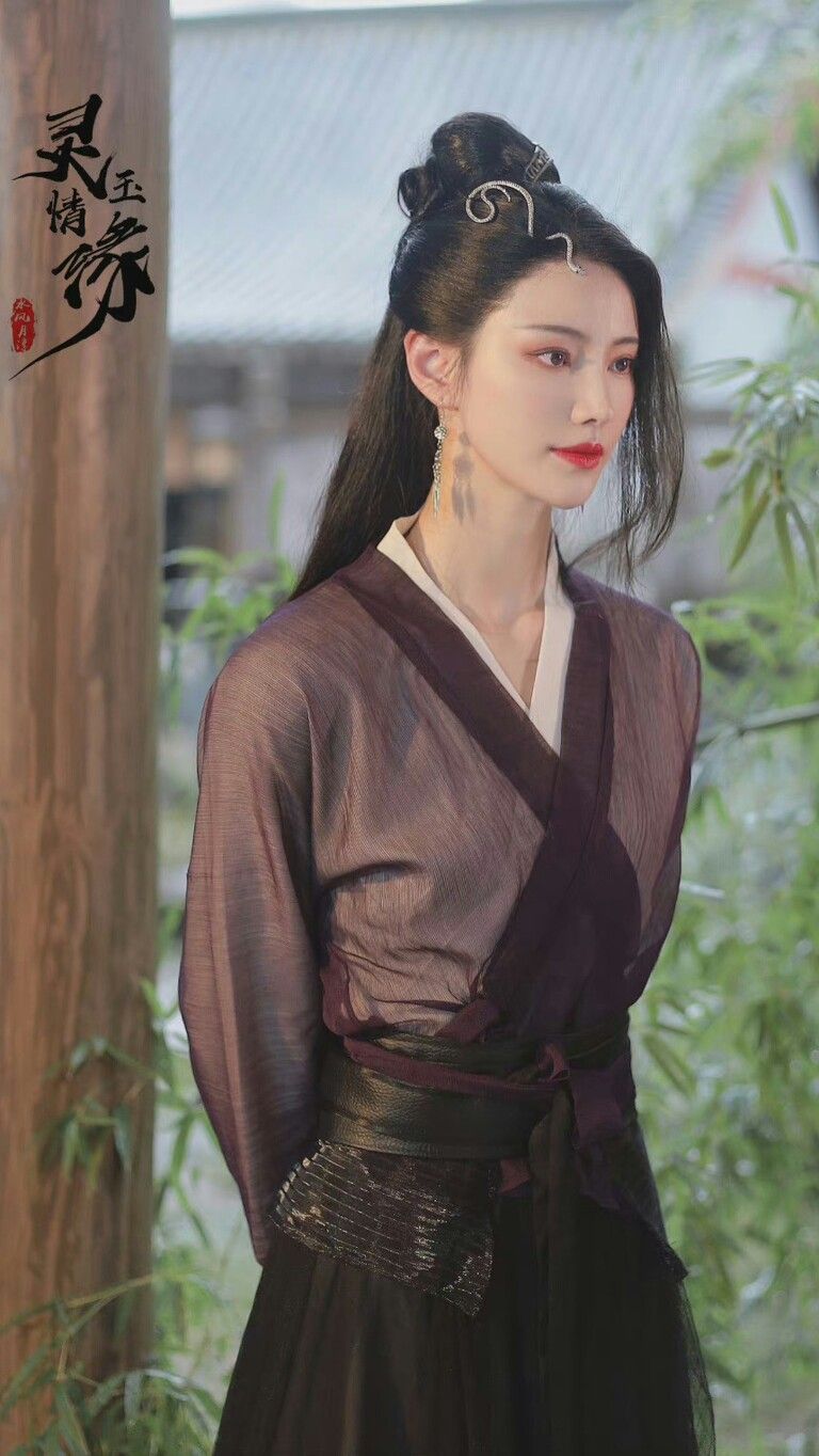 The Splendor of Traditional Chinese Fashion:The Mamen Dress and Horse-Tail Skirt of Hanfu The Splendor of Traditional Chinese Fashion:The Mamen Dress and Horse-Tail Skirt of Hanfu
